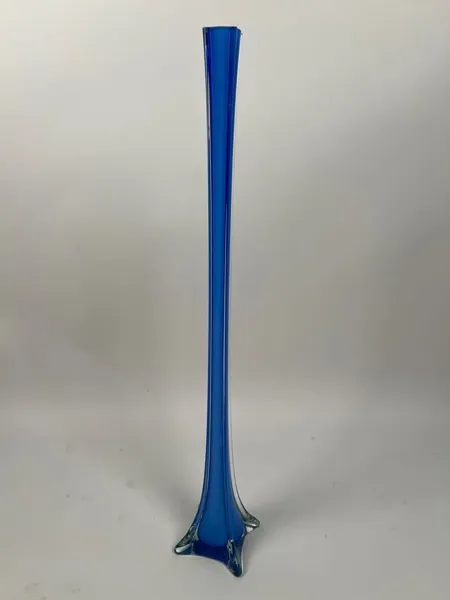 Vas hög blått glas