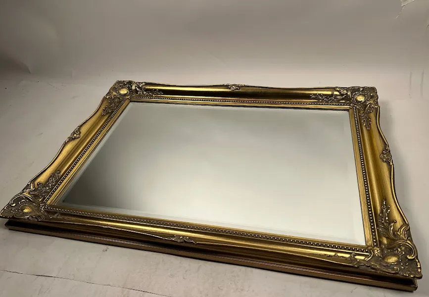 Spegel slipat glas
