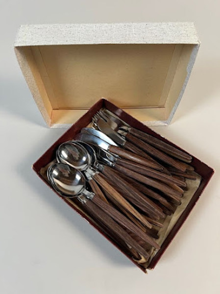 Bestick teak